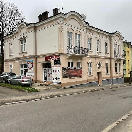 Apartament Z Jacuzzi W Centrum Sanoka Buitenkant foto